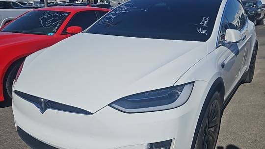 2018 Tesla Model X 5YJXCDE27JF122252