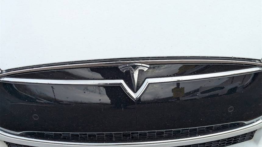 2015 Tesla Model S 5YJSA1S25FF092016