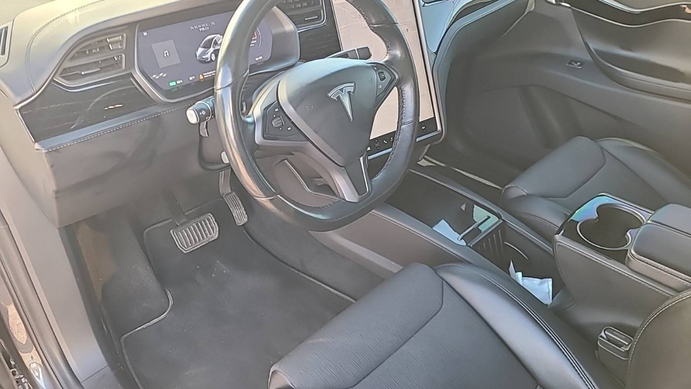 2018 Tesla Model X 5YJXCDE26JF101229