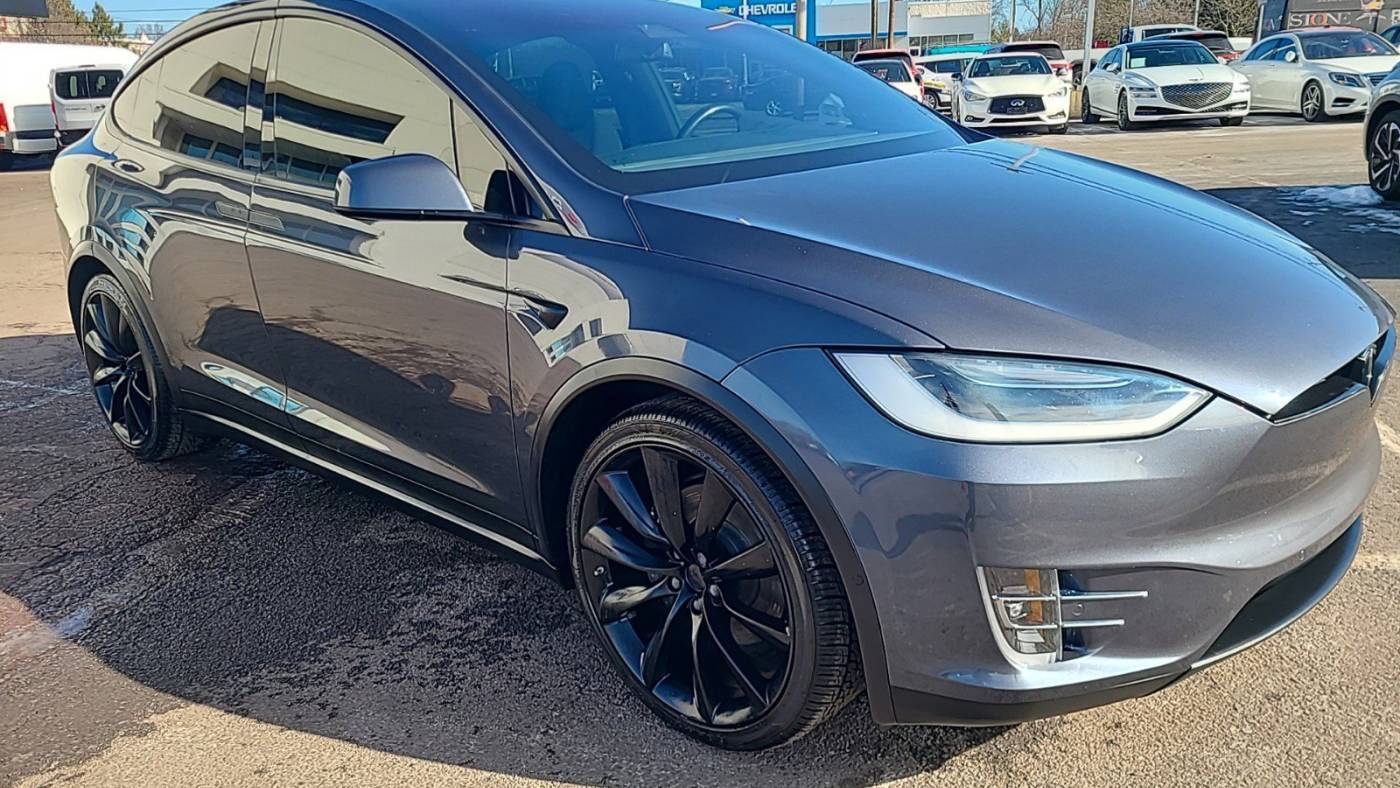 2018 Tesla Model X 5YJXCDE26JF101229