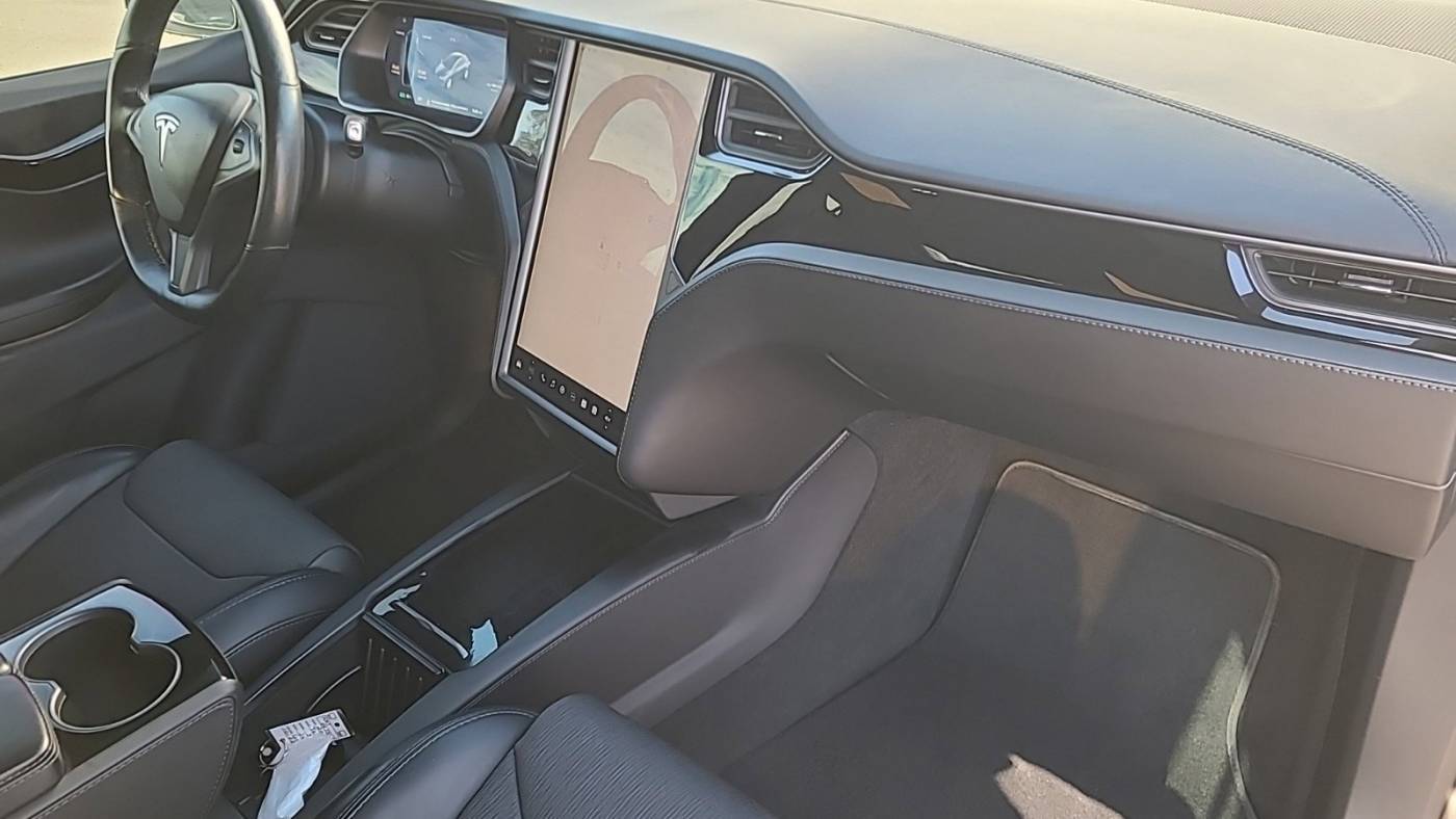 2018 Tesla Model X 5YJXCDE26JF101229