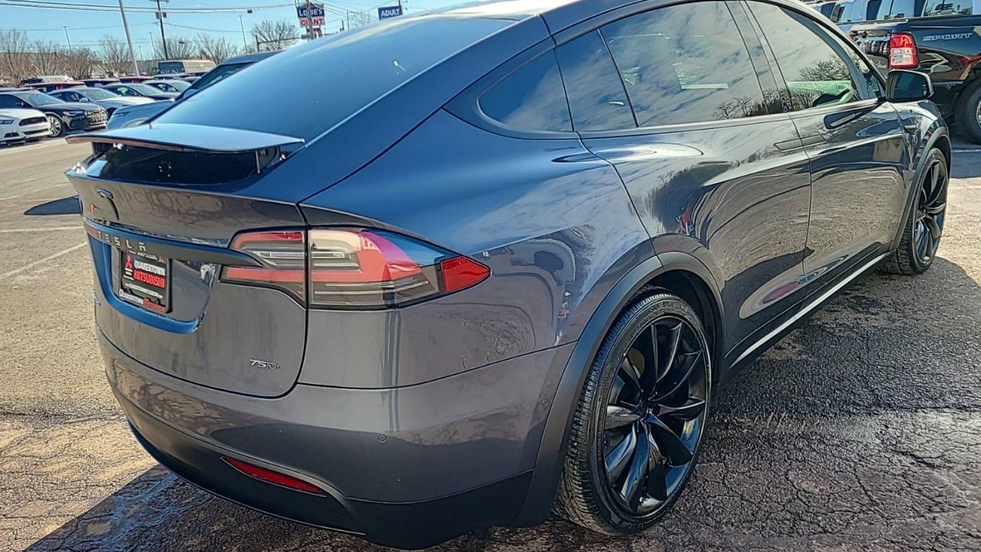 2018 Tesla Model X 5YJXCDE26JF101229