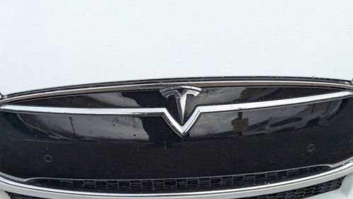 2015 Tesla Model S 5YJSA1S25FF092016