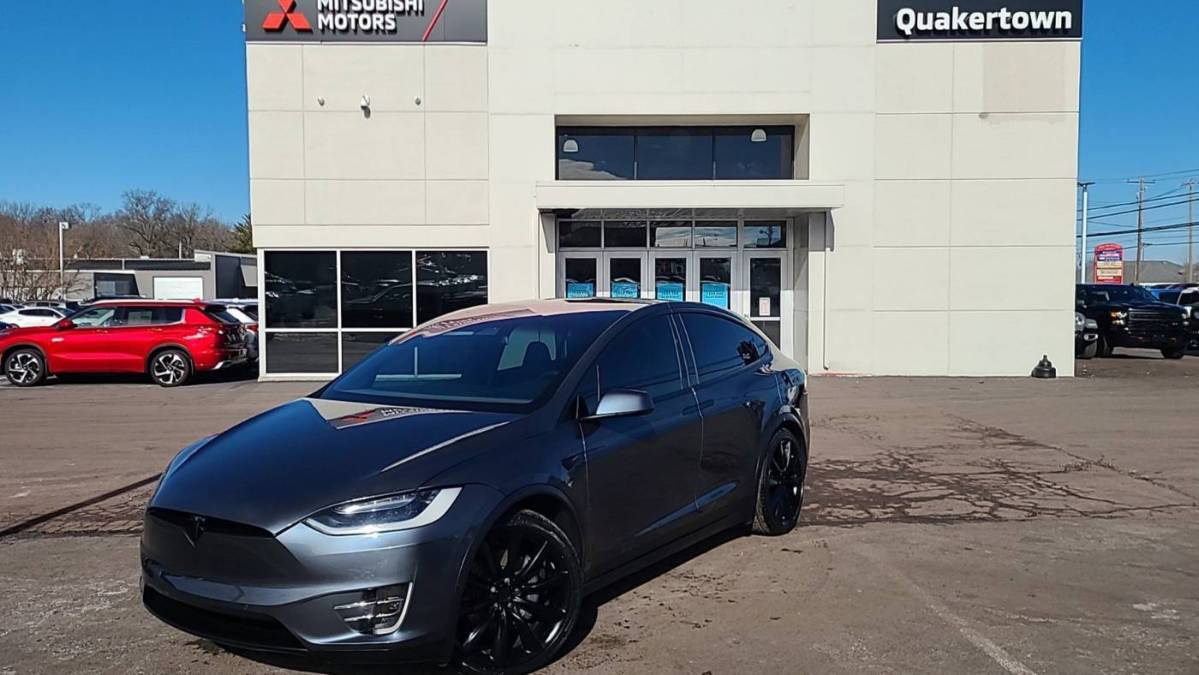 2018 Tesla Model X 5YJXCDE26JF101229