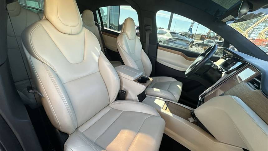 2019 Tesla Model X 5YJXCDE20KF193830