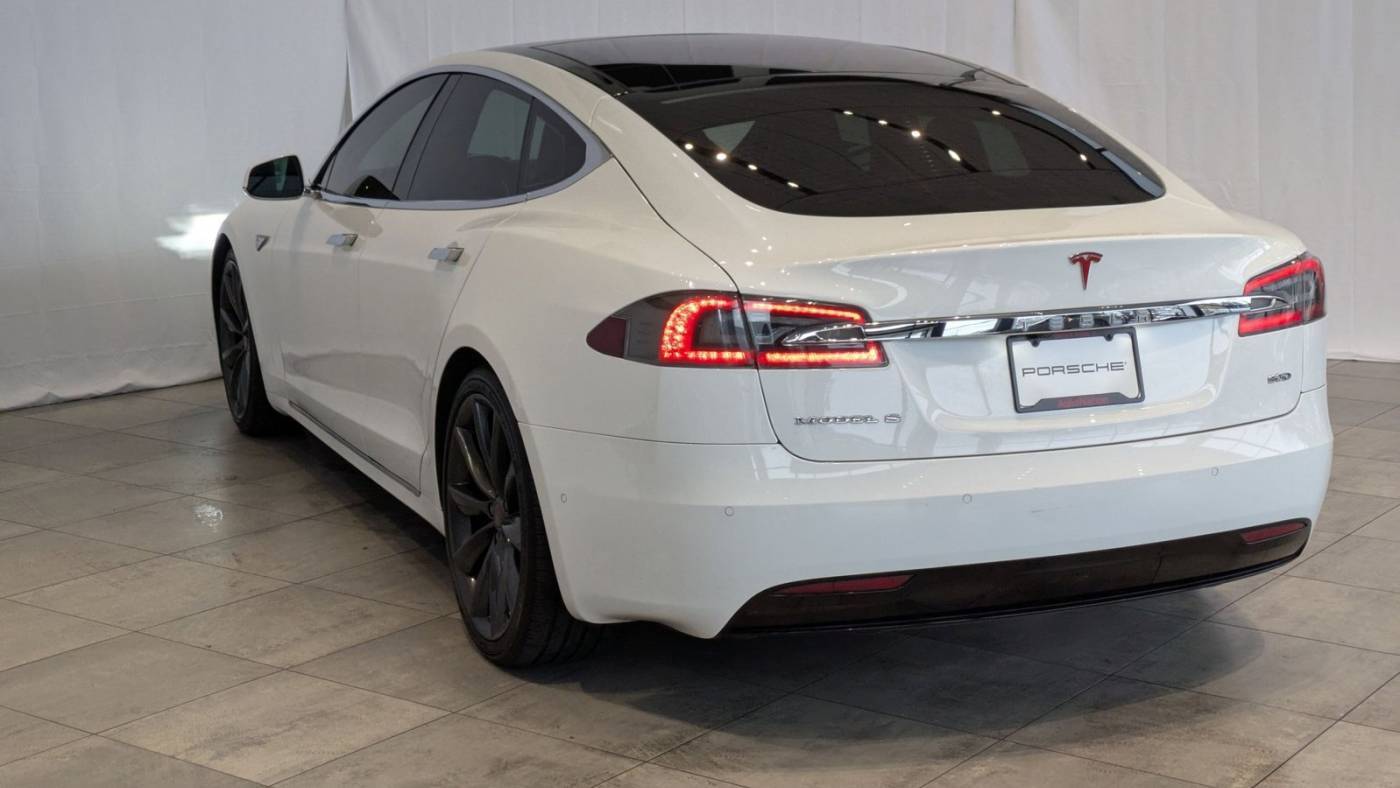 2016 Tesla Model S 5YJSA1E25GF146928