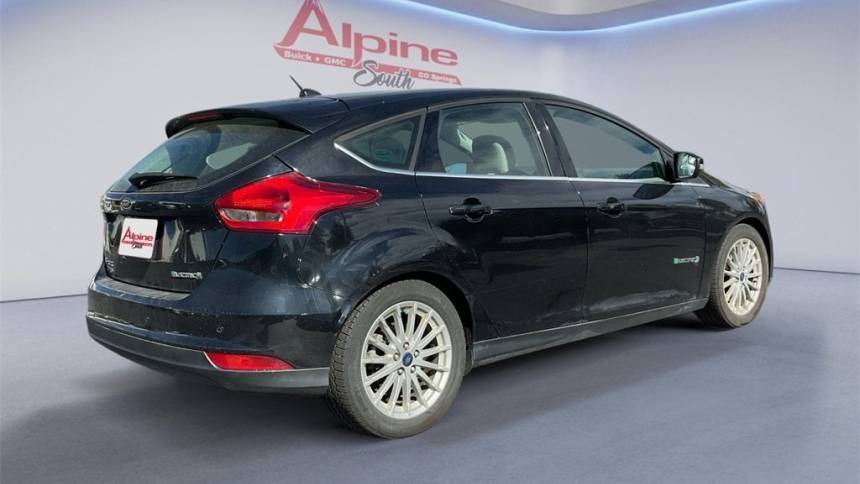 2017 Ford Focus 1FADP3R43HL311426