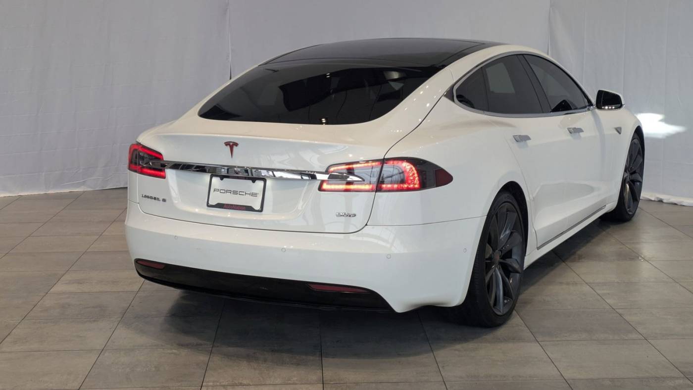 2016 Tesla Model S 5YJSA1E25GF146928