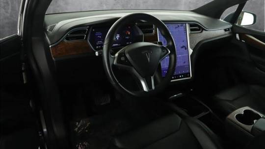 2017 Tesla Model X 5YJXCBE2XHF060943