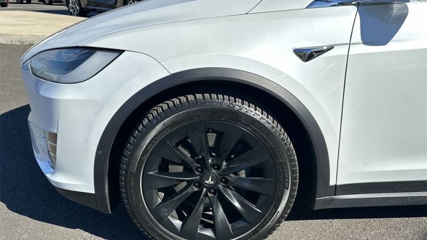 2019 Tesla Model X 5YJXCDE20KF193830