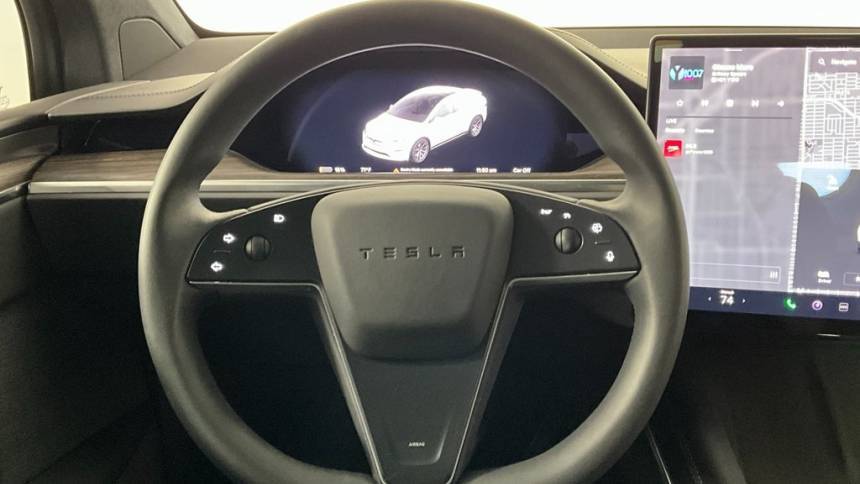 2022 Tesla Model X 7SAXCBE54NF355786