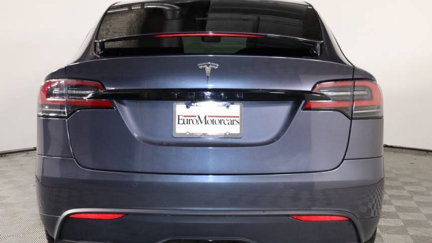 2022 Tesla Model X 7SAXCBE54NF333335