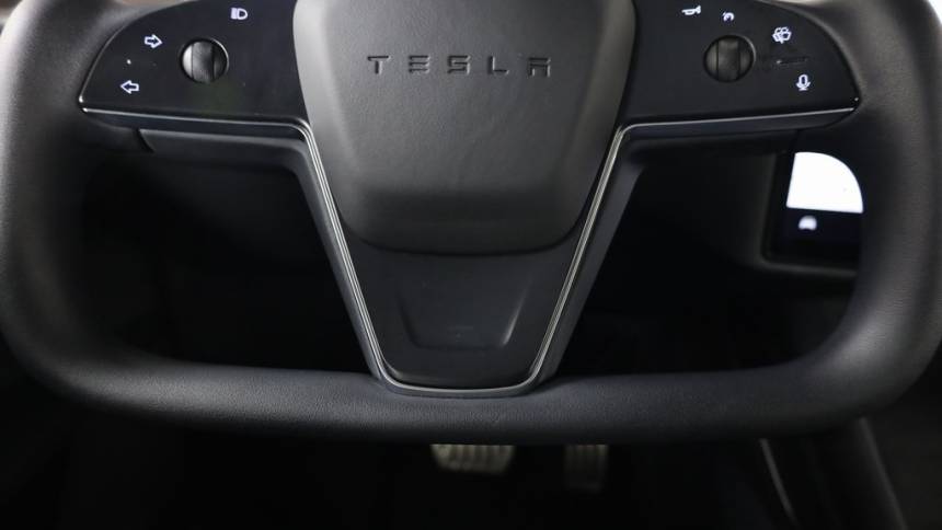 2022 Tesla Model X 7SAXCBE54NF333335