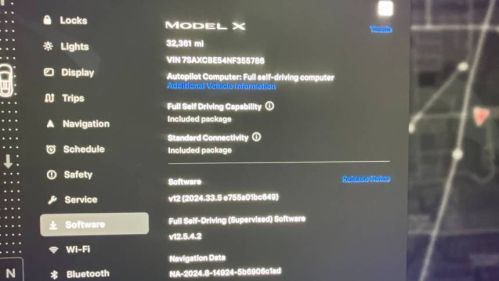 2022 Tesla Model X 7SAXCBE54NF355786