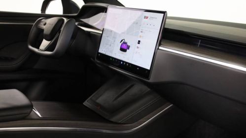 2022 Tesla Model X 7SAXCBE54NF333335