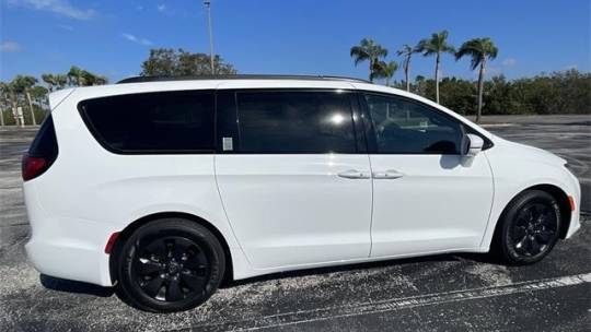 2019 Chrysler Pacifica 2C4RC1N78KR630111