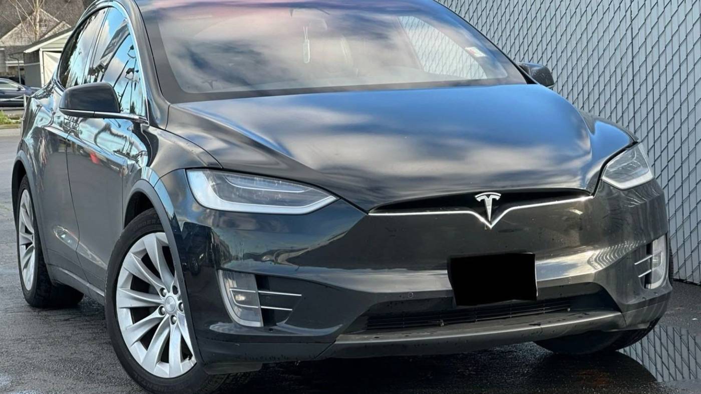 2017 Tesla Model X 5YJXCAE25HF076204