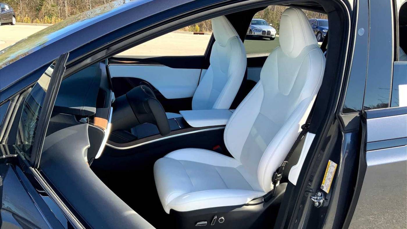 2022 Tesla Model X 7SAXCAE55NF356438