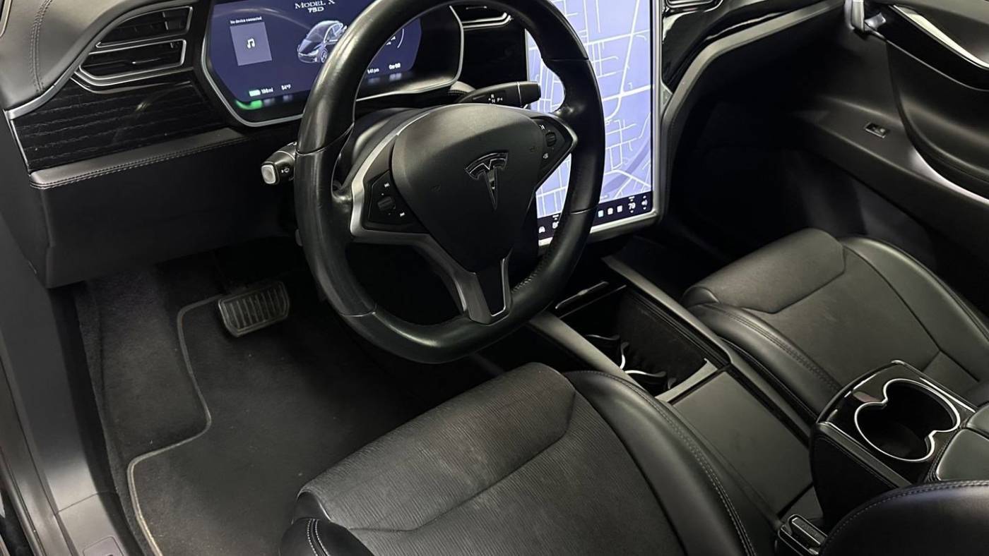 2017 Tesla Model X 5YJXCAE25HF076204