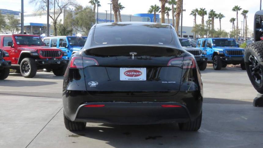 2021 Tesla Model Y 5YJYGDEE5MF204004