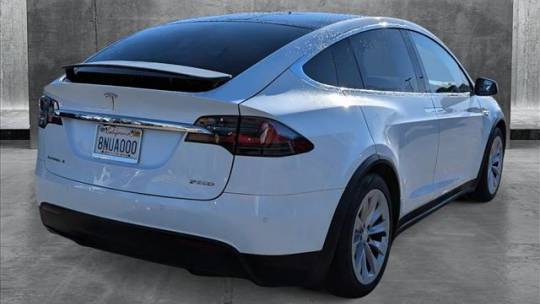 2016 Tesla Model X 5YJXCBE47GF017516