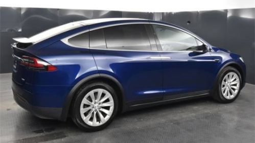 2017 Tesla Model X 5YJXCBE22HF043957