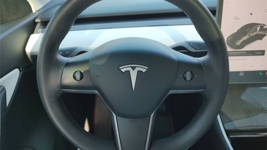 2021 Tesla Model Y 5YJYGDEE3MF075874