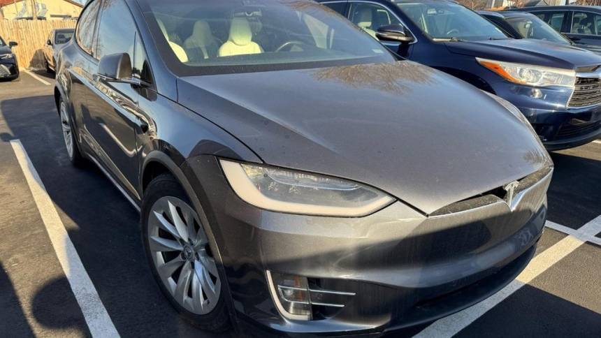 2017 Tesla Model X 5YJXCBE27HF051326