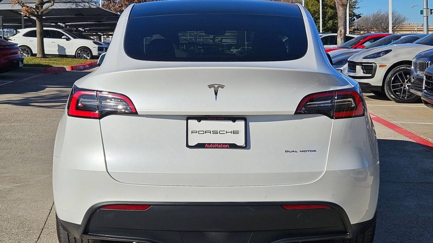 2021 Tesla Model Y 5YJYGDEE2MF087952