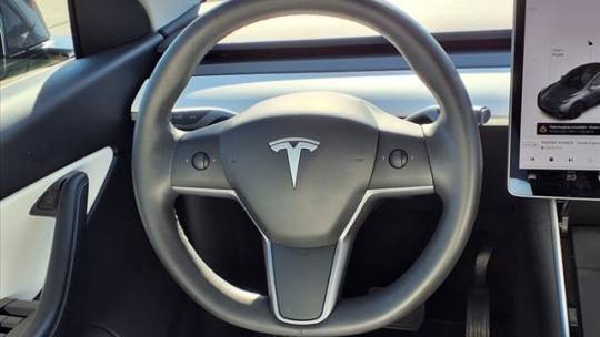 2021 Tesla Model Y 5YJYGDEE9MF062109