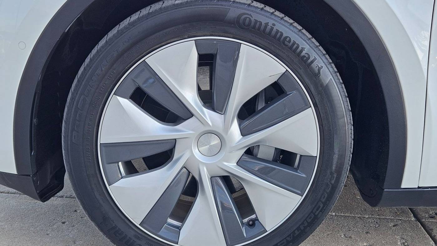 2021 Tesla Model Y 5YJYGDEE2MF087952