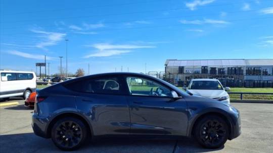 2021 Tesla Model Y 5YJYGDEE9MF062109