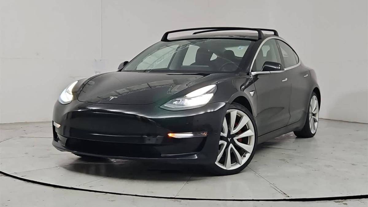 2018 Tesla Model 3 5YJ3E1EB7JF082469