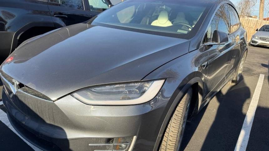 2017 Tesla Model X 5YJXCBE27HF051326