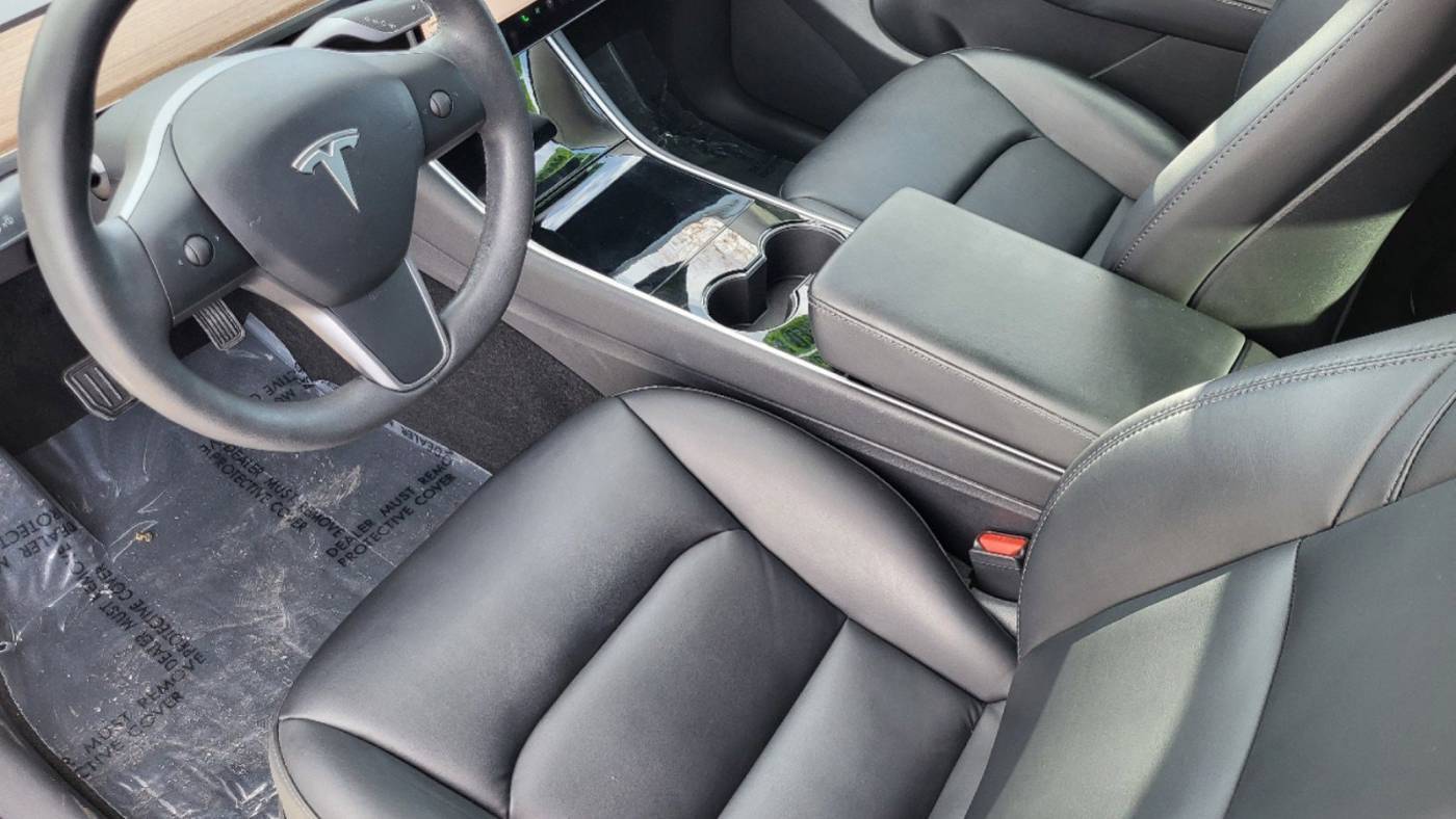 2020 Tesla Model Y 5YJYGDEE3LF053503