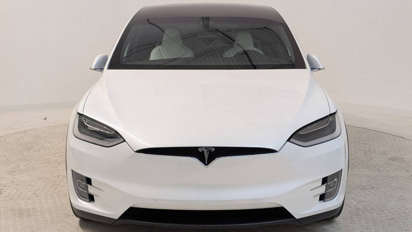 2019 Tesla Model X 5YJXCBE40KF144889