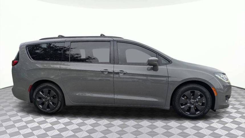 2020 Chrysler Pacifica 2C4RC1L72LR270581