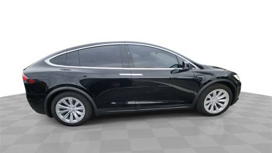 2018 Tesla Model X 5YJXCDE22JF136446