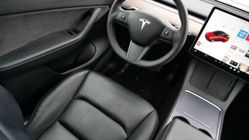 2021 Tesla Model Y 5YJYGDEEXMF284917