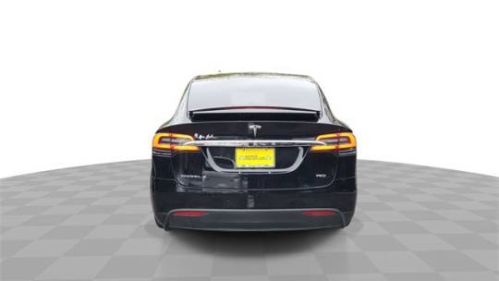 2018 Tesla Model X 5YJXCDE22JF136446