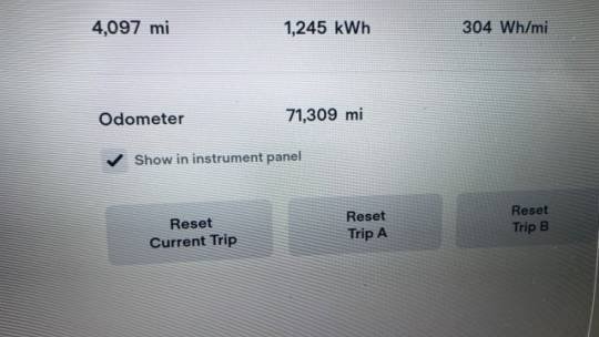 2016 Tesla Model S 5YJSA1E27GF123196