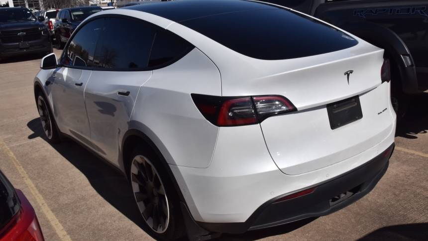 2021 Tesla Model Y 5YJYGAEE5MF158284