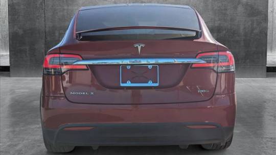 2018 Tesla Model X 5YJXCBE27JF121140