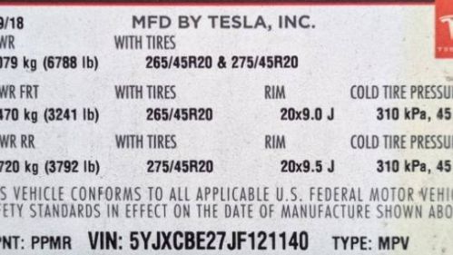 2018 Tesla Model X 5YJXCBE27JF121140