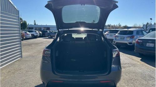 2021 Tesla Model Y 5YJYGDEE6MF219210