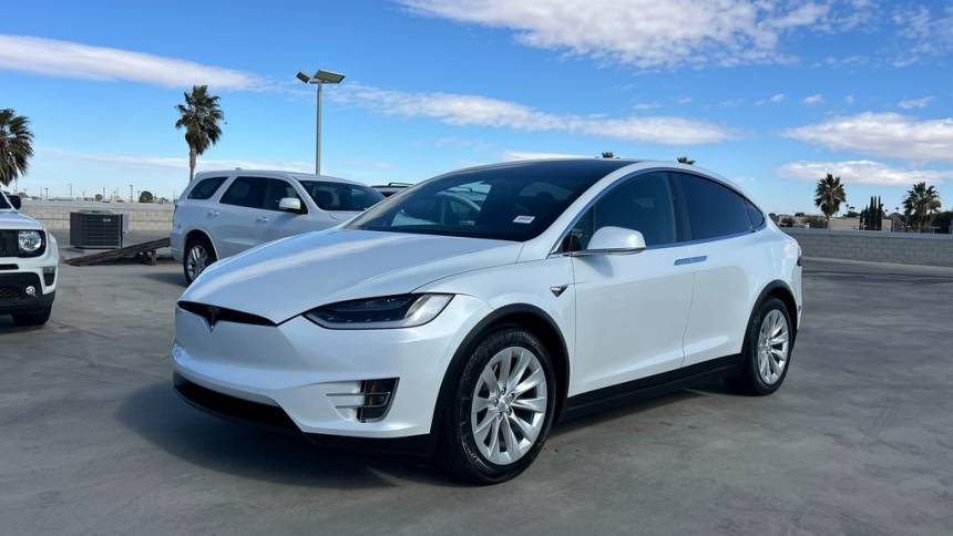 2018 Tesla Model X 5YJXCDE24JF141714