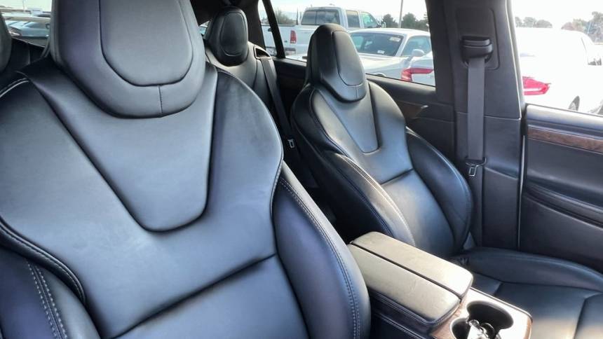 2018 Tesla Model X 5YJXCDE24JF141714