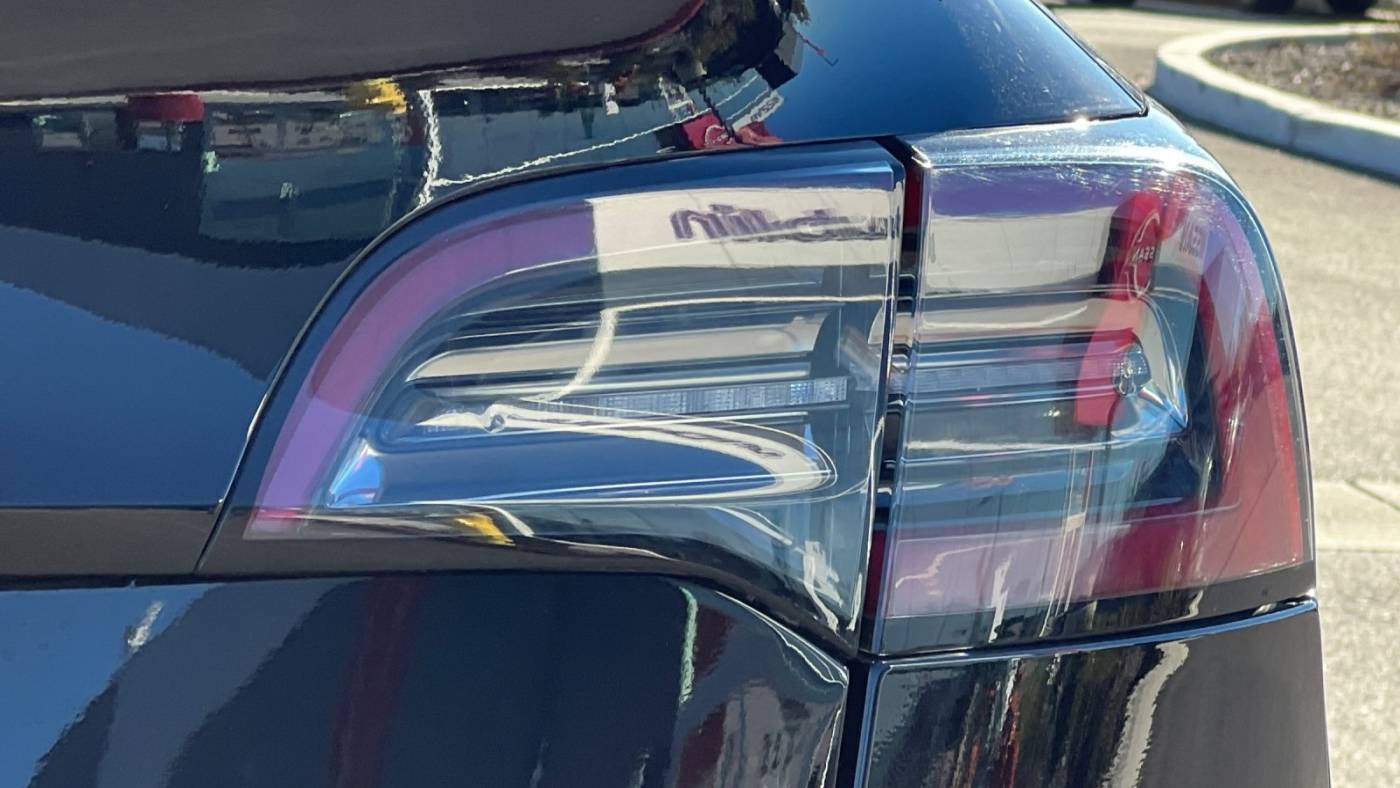 2020 Tesla Model Y 5YJYGDEE5LF020504