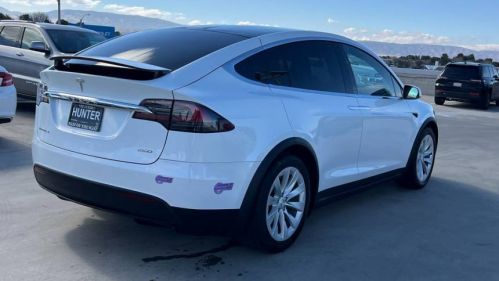 2018 Tesla Model X 5YJXCDE24JF141714