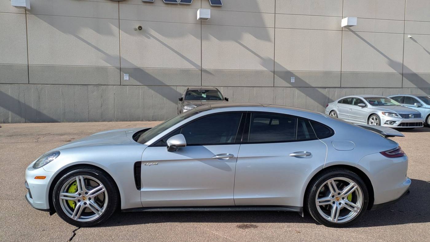 2018 Porsche Panamera WP0AE2A79JL127844